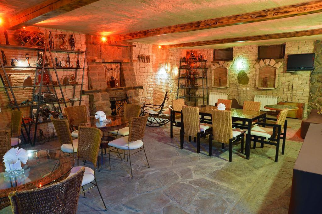 La Strada Hotel Тбилиси Екстериор снимка