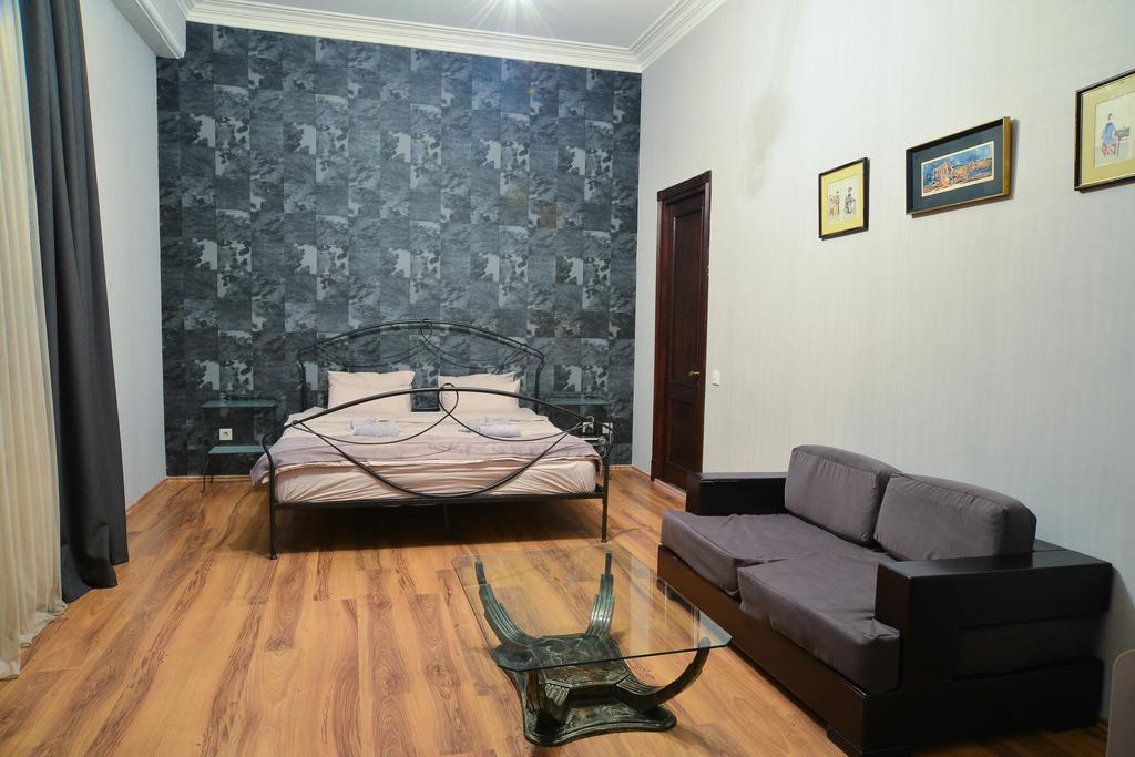 La Strada Hotel Тбилиси Екстериор снимка