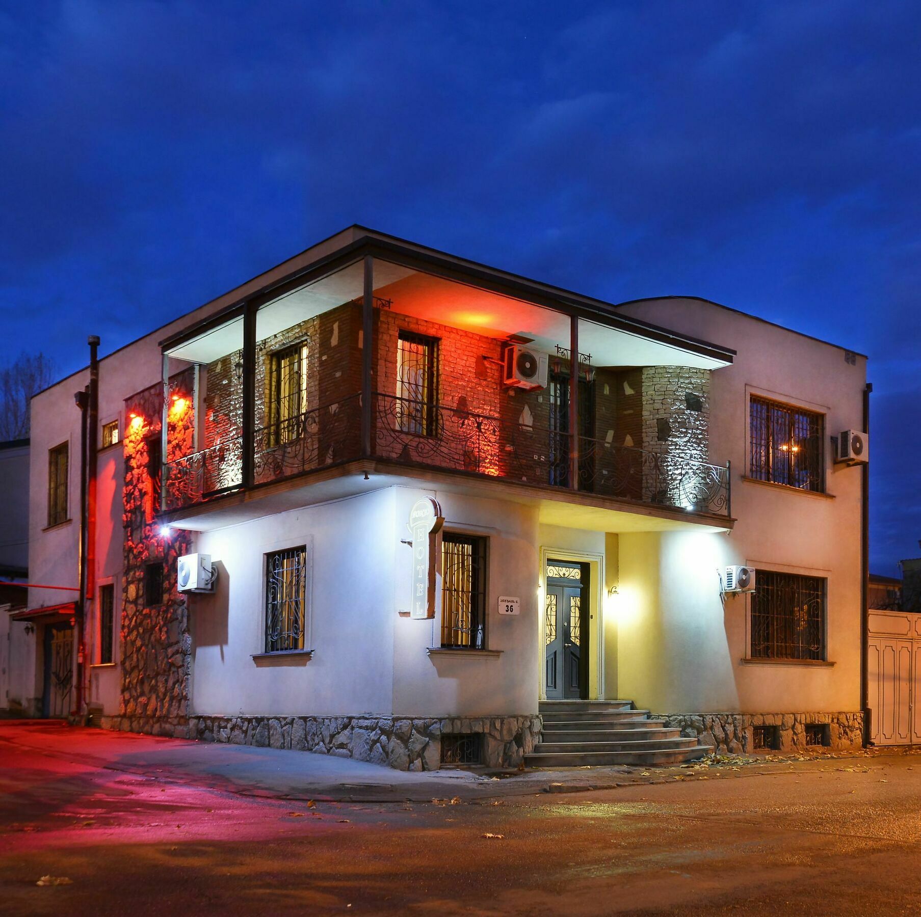 La Strada Hotel Тбилиси Екстериор снимка