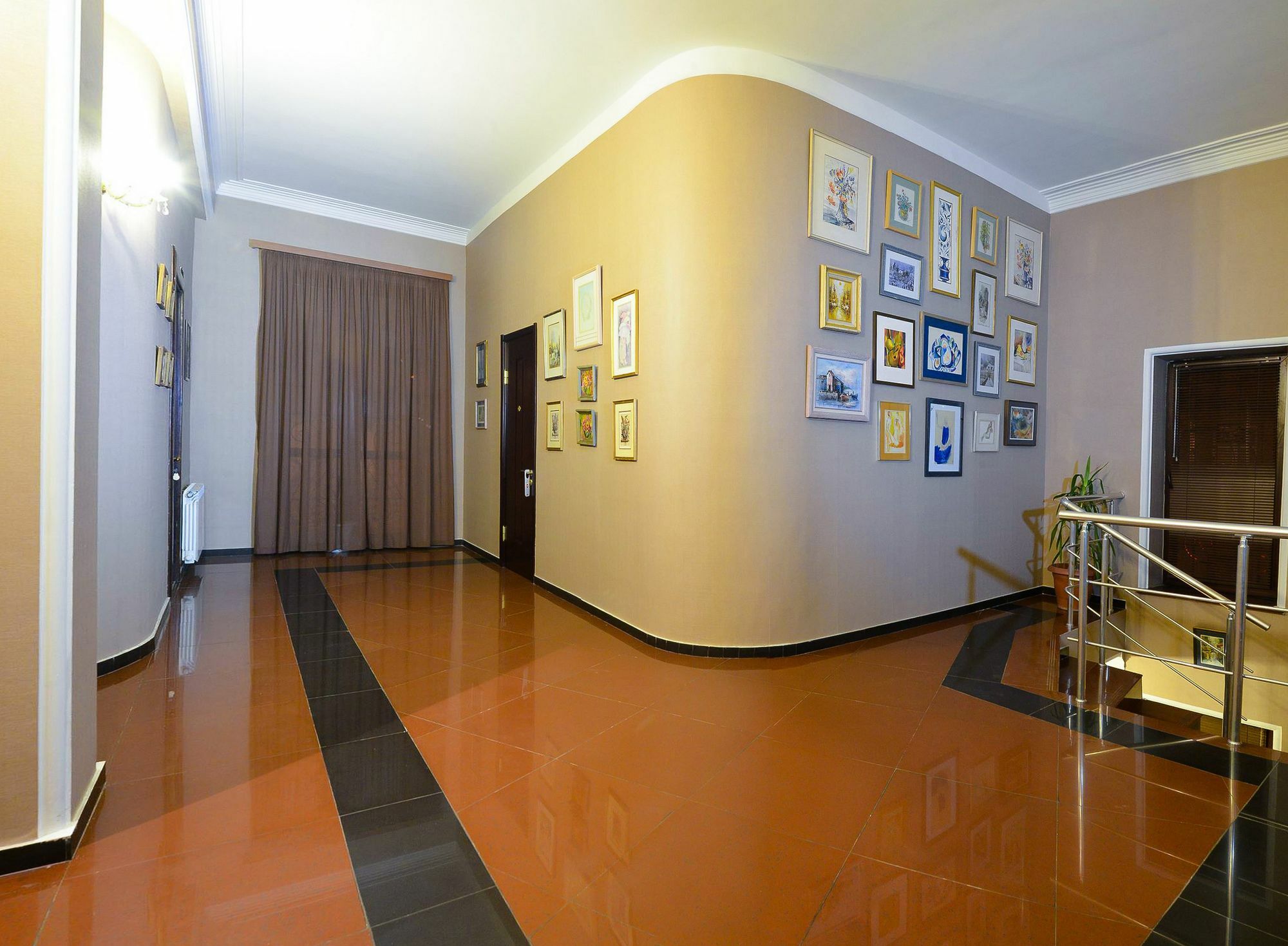 La Strada Hotel Тбилиси Екстериор снимка